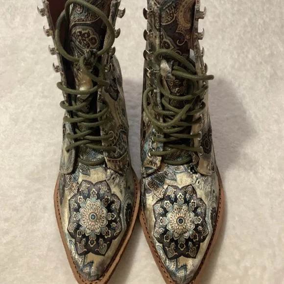 Jeffrey Campbell Boots - Picture 2 of 3